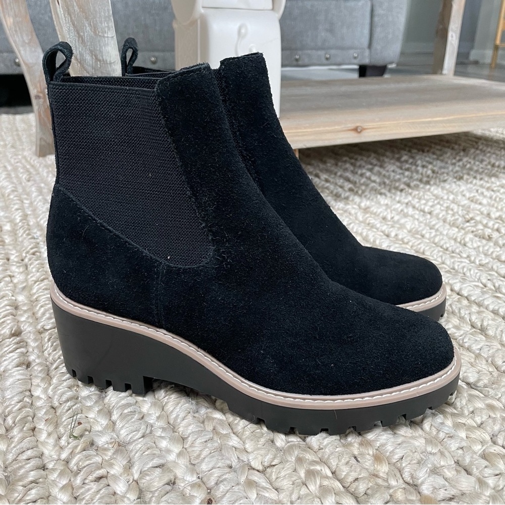Dolce vita women’s Chelsea boots wedge suede leather Helen size 8.5